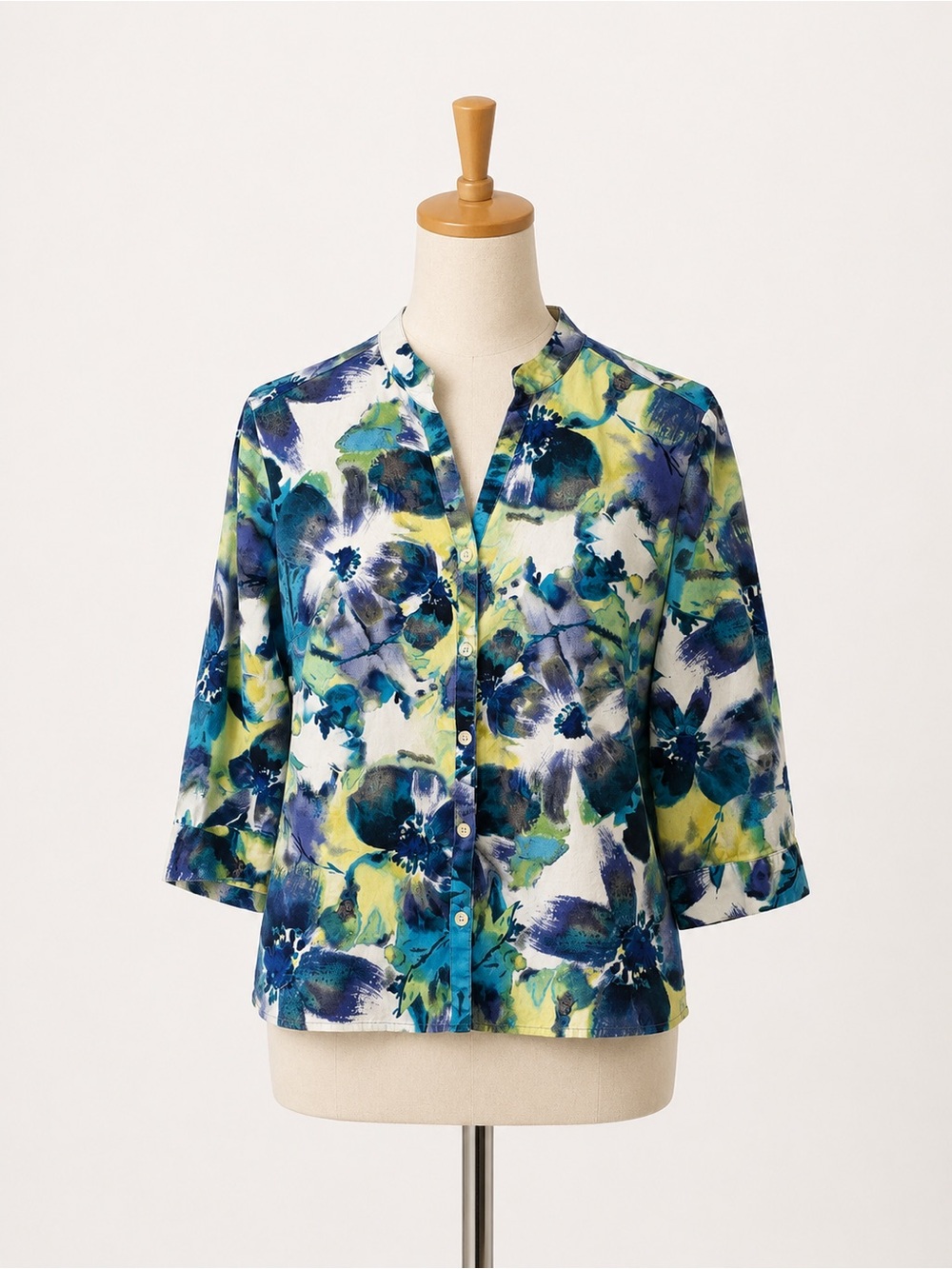Chico’s Additions Sz 2 L/XL Watercolor Floral 3/4 Sleeve Button Blouse